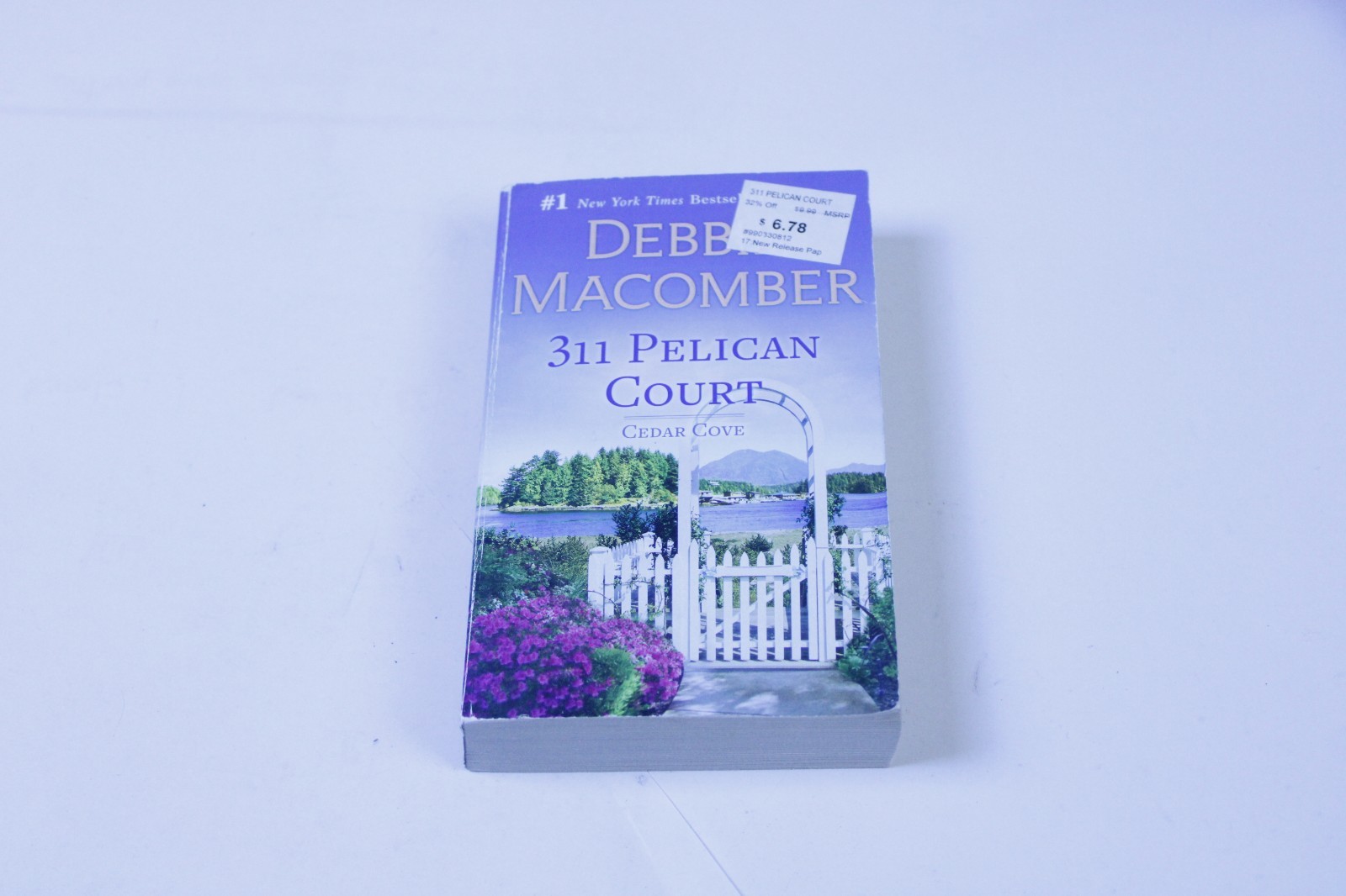 311 Pelican Court by Debbie Macomber Cedar Cove Series Book Three Best Seller — cover